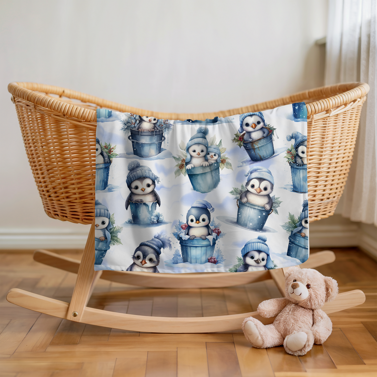 Babydecke mit Pinguin  Material flauschige Mikrofaser,  Rückseite weiß