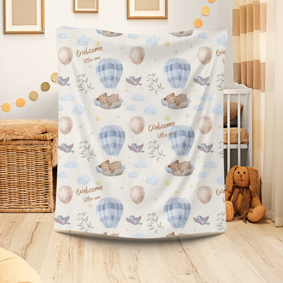 neutrale Babydecke mit Spruch, Teddy und Ballon weich und liebevoll