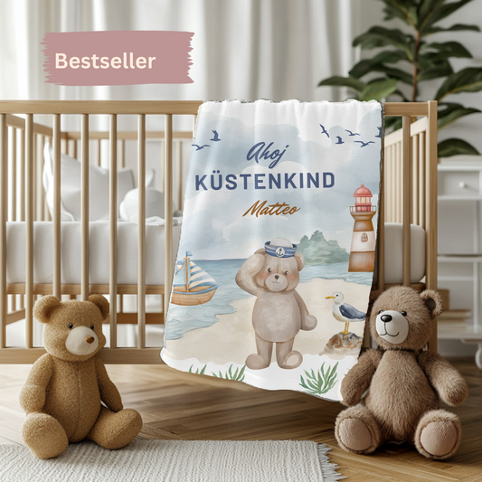 personalisierte Babydecke Küstenkind Motiv Teddy, Leuchtturm, Schiff & Möve