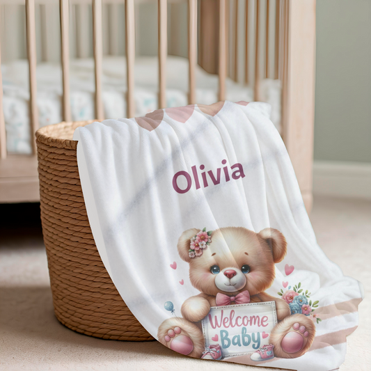 niedlicher Teddy mit "Welcome Schild" und Blumen, mit Namen für Mädchen